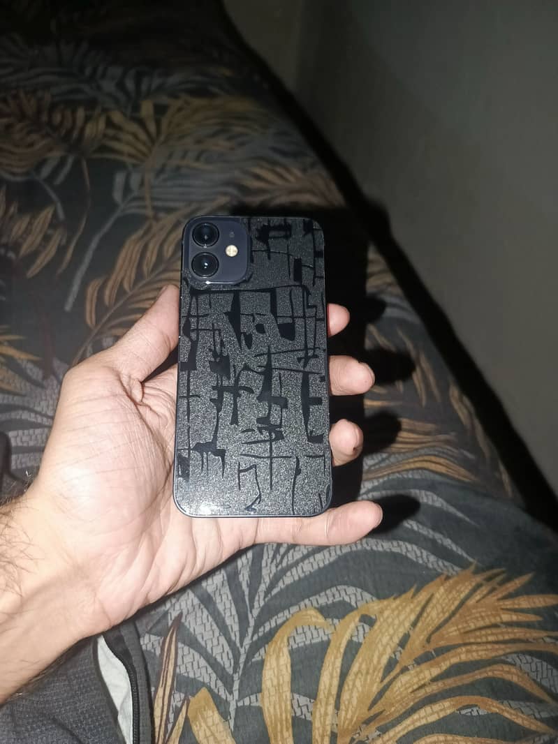 Apple iPhone 12 mini 1