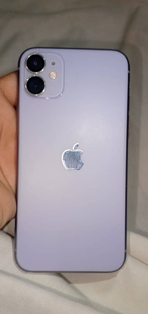 Apple iPhone 11 4