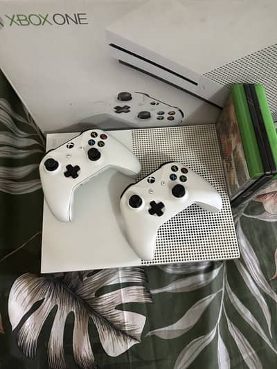Xbox one s cmplete with games