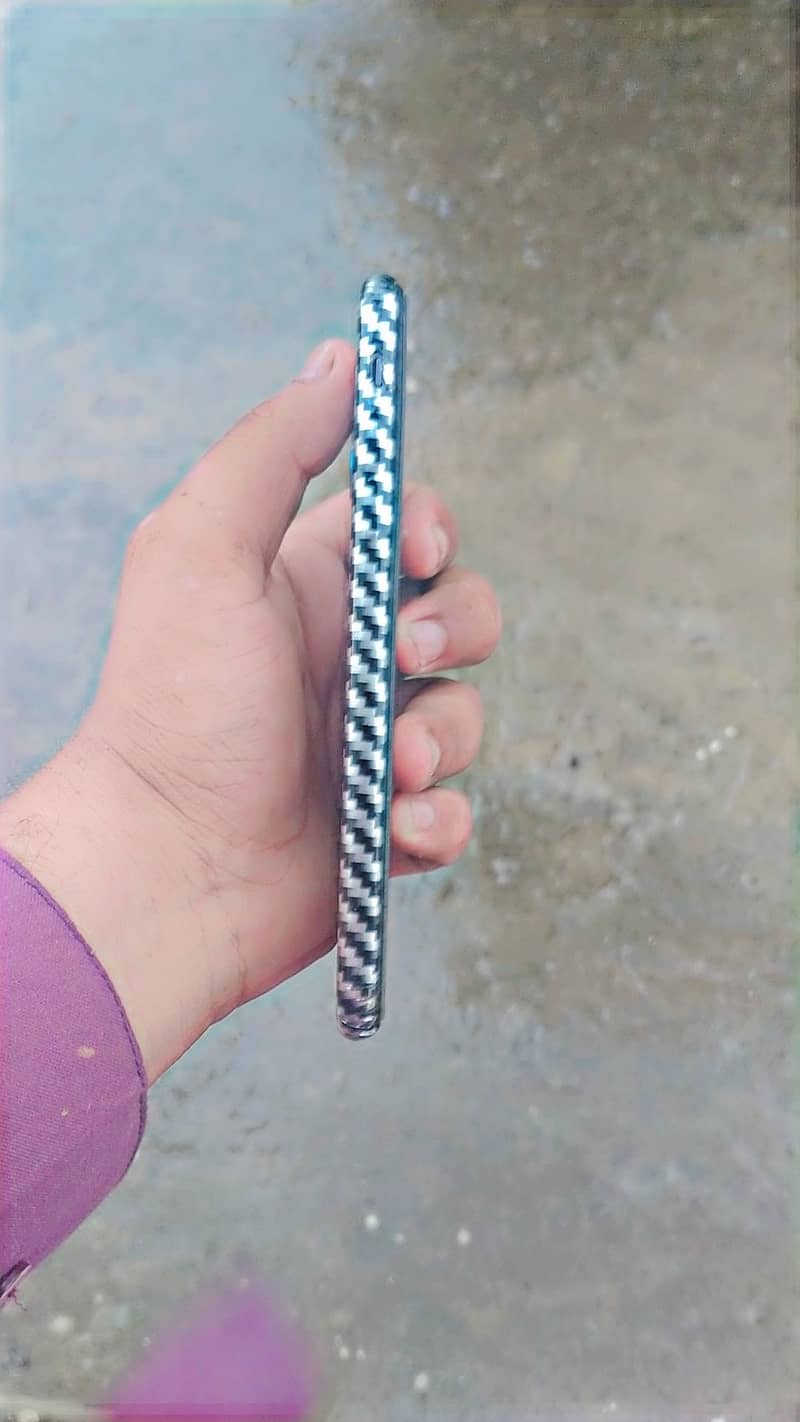 Apple iPhone 11 6