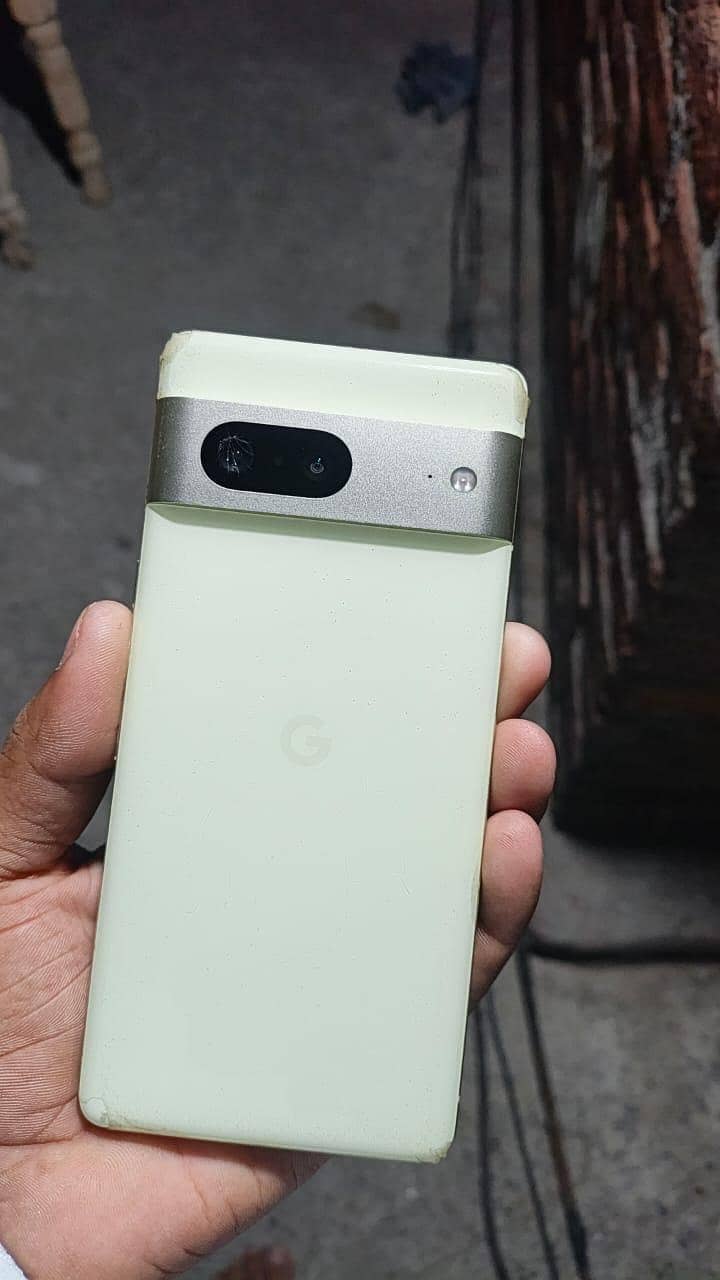 Google Pixel 7 4
