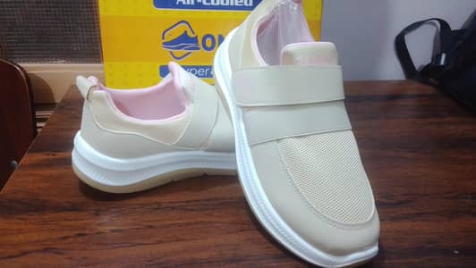 Brand New Girls shoes size 41