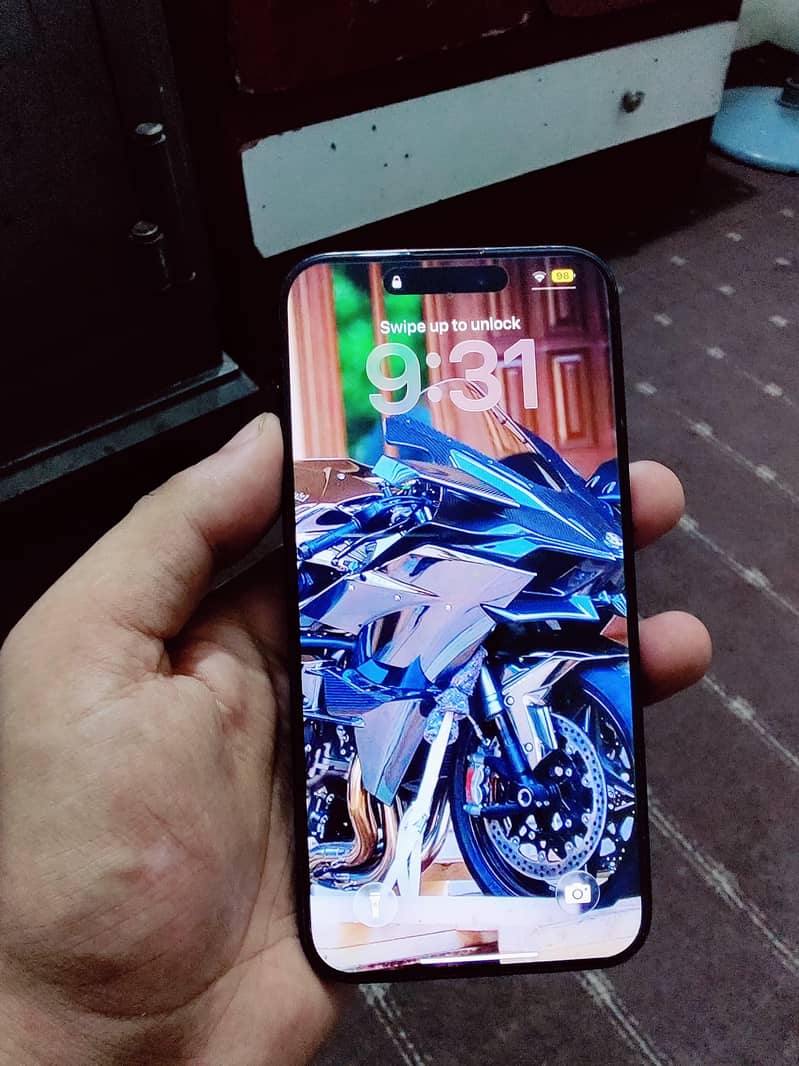 Apple iPhone 15 Pro Max 1