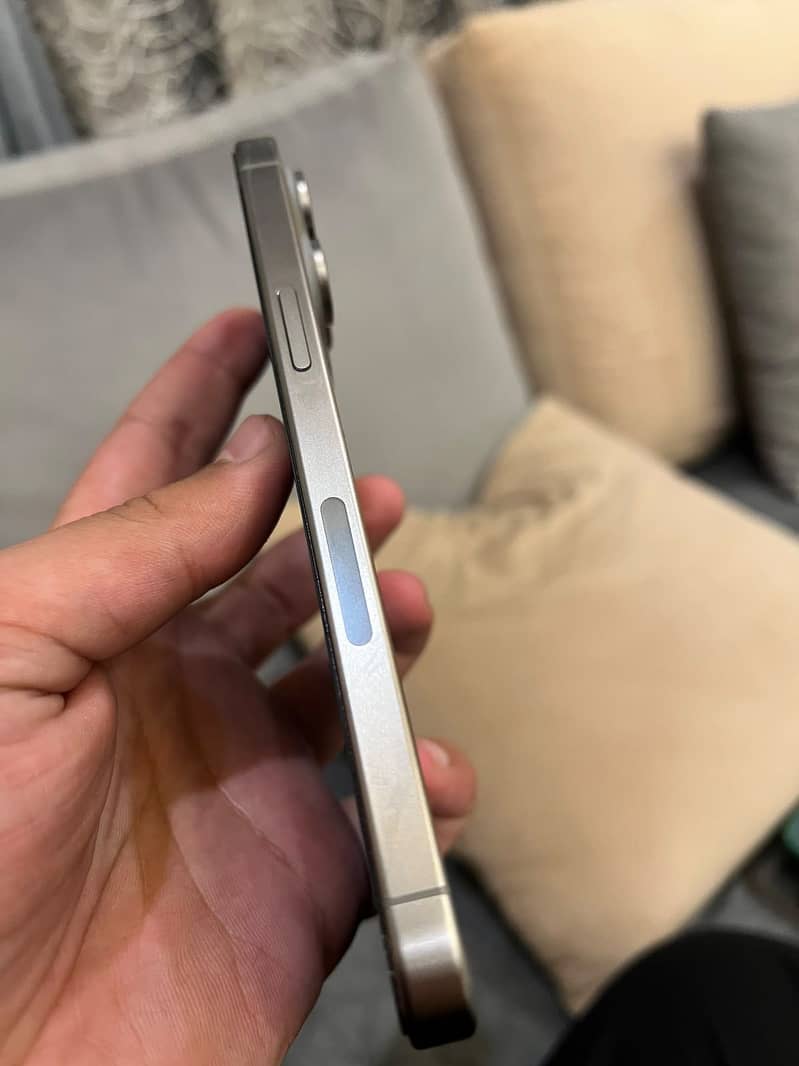 Apple iPhone 15 Pro Max 1