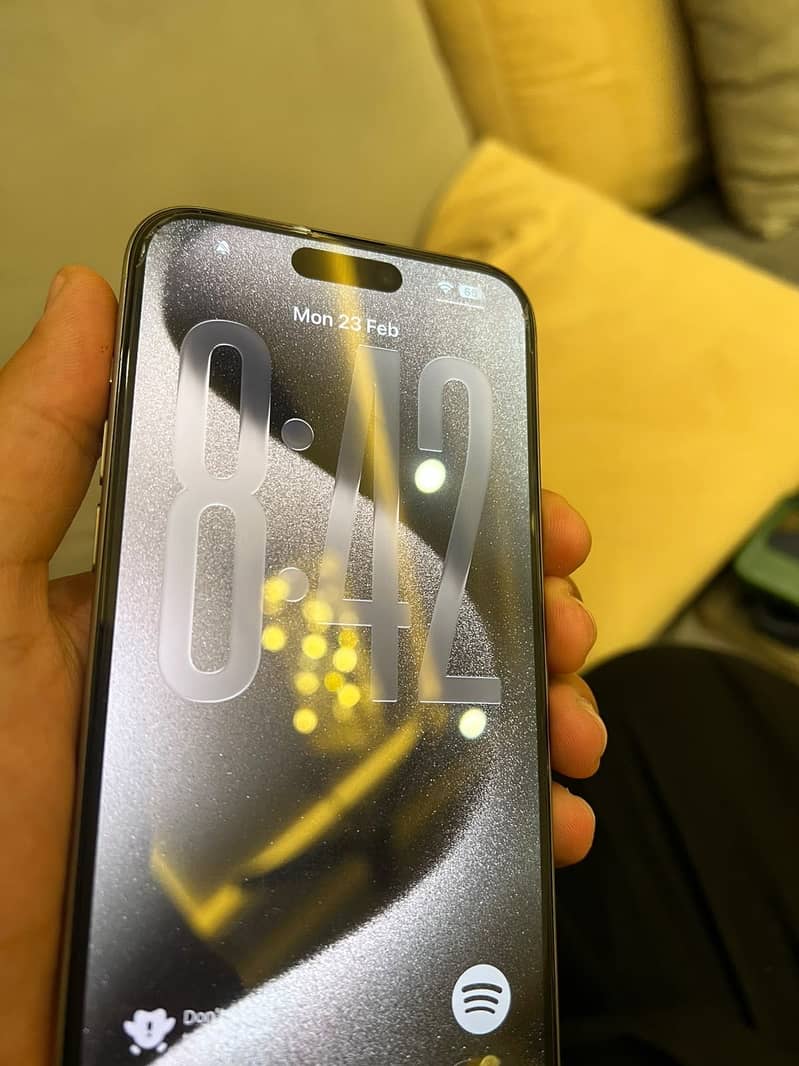 Apple iPhone 15 Pro Max 4