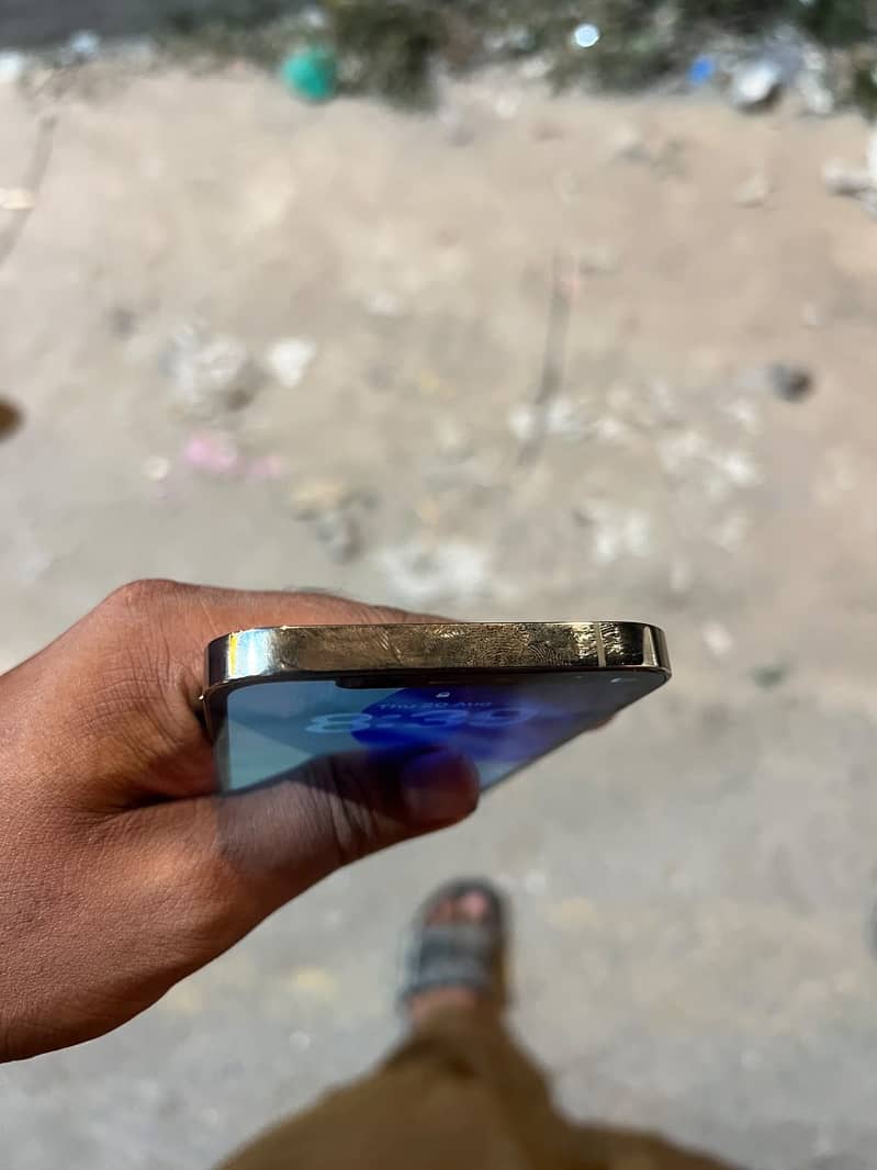 Apple iPhone 12 pro 3