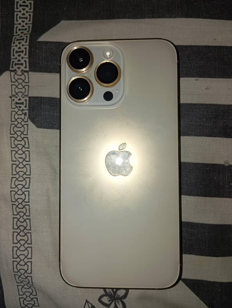 Apple iPhone 14 Pro Max 0