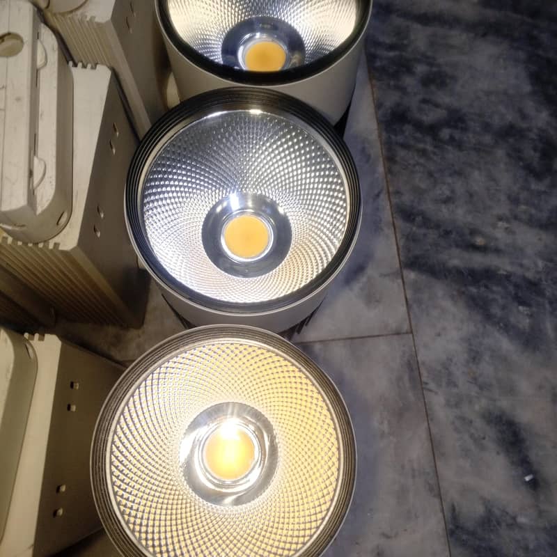 spot light track light 2