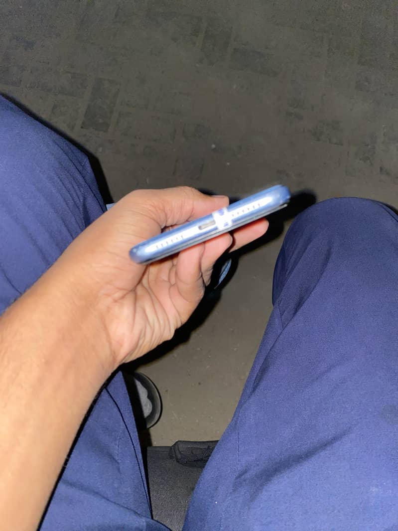 Apple iPhone XR 1