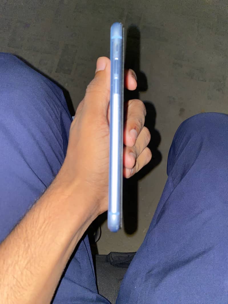 Apple iPhone XR 2