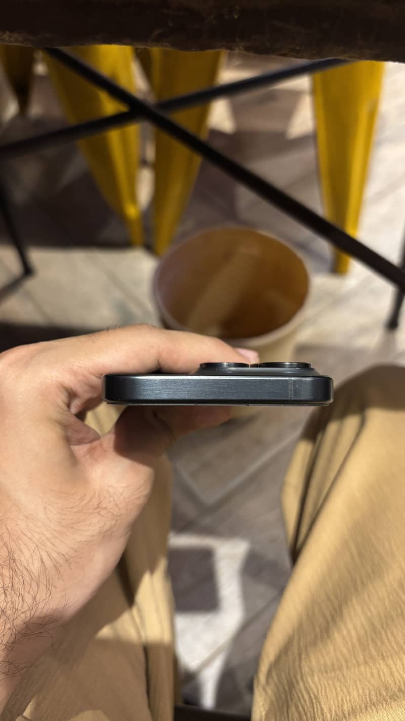 Apple iPhone 15 Pro 2