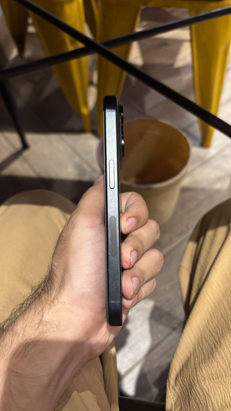 Apple iPhone 15 Pro 4
