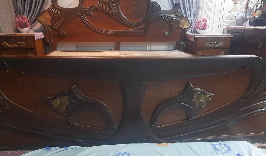 Bed and dressing table 1
