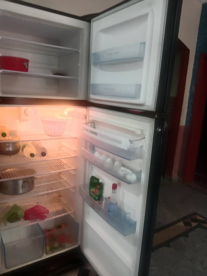 refrigerator 0