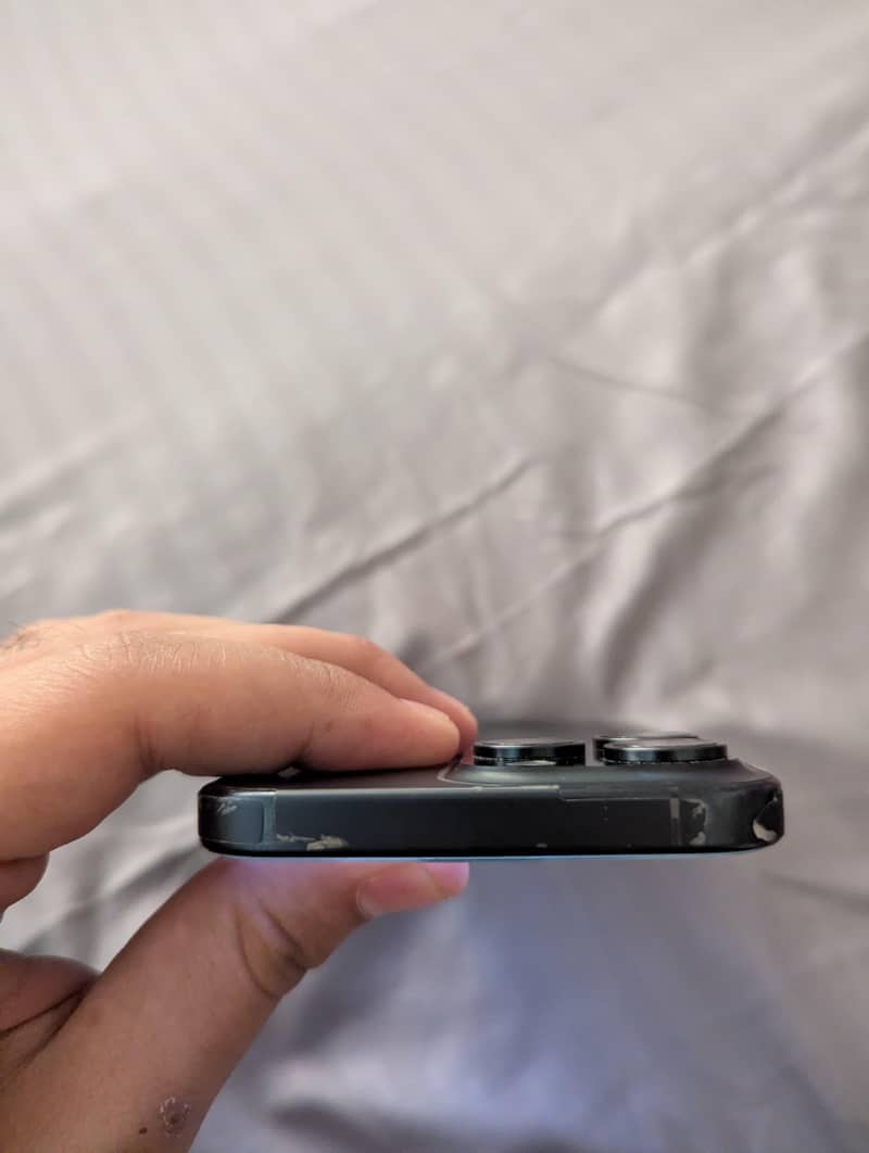 Apple iPhone 15 Pro Max 5