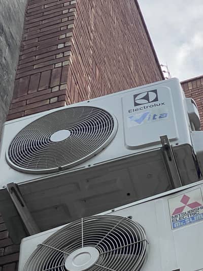 MITSUBISHI 1 TON AC