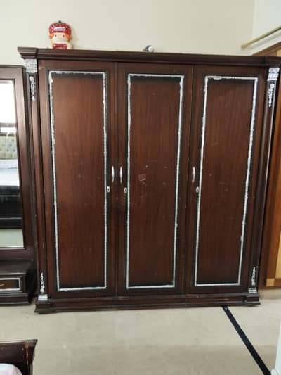 Almirah for sale