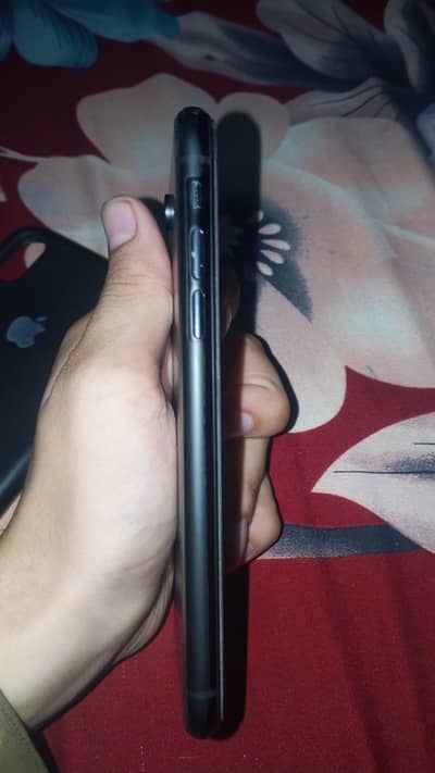 Apple iPhone XR non pta hai scratch less hai 64 gb bas reset ni hota