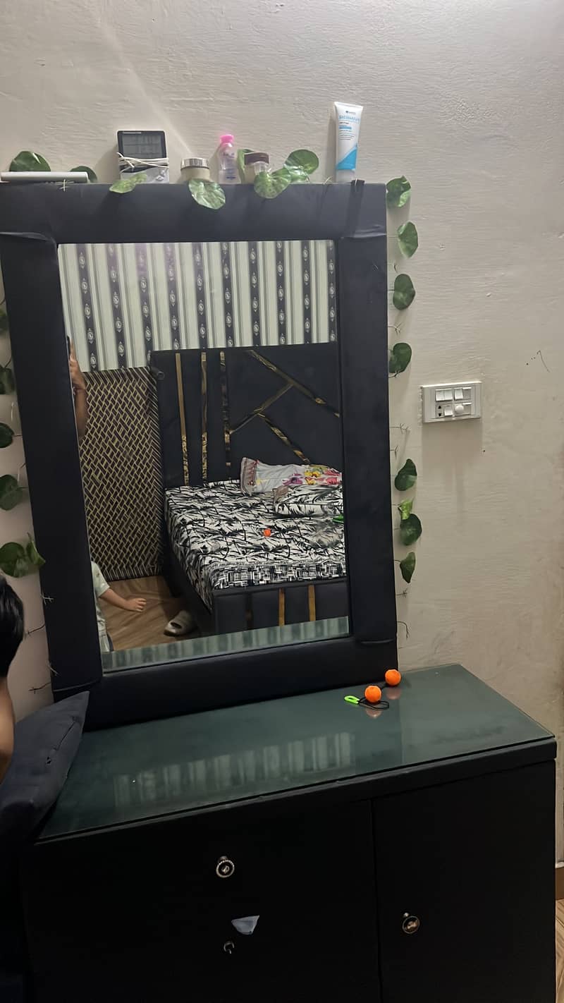 Bed sofa and dressing with side table 3
