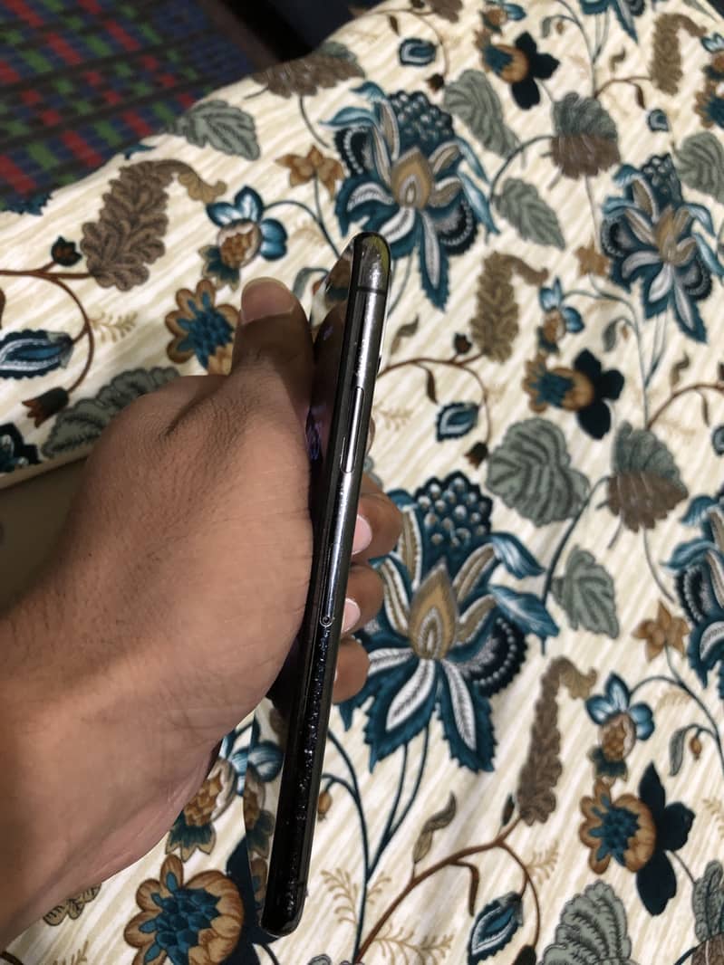 Apple iPhone X 2