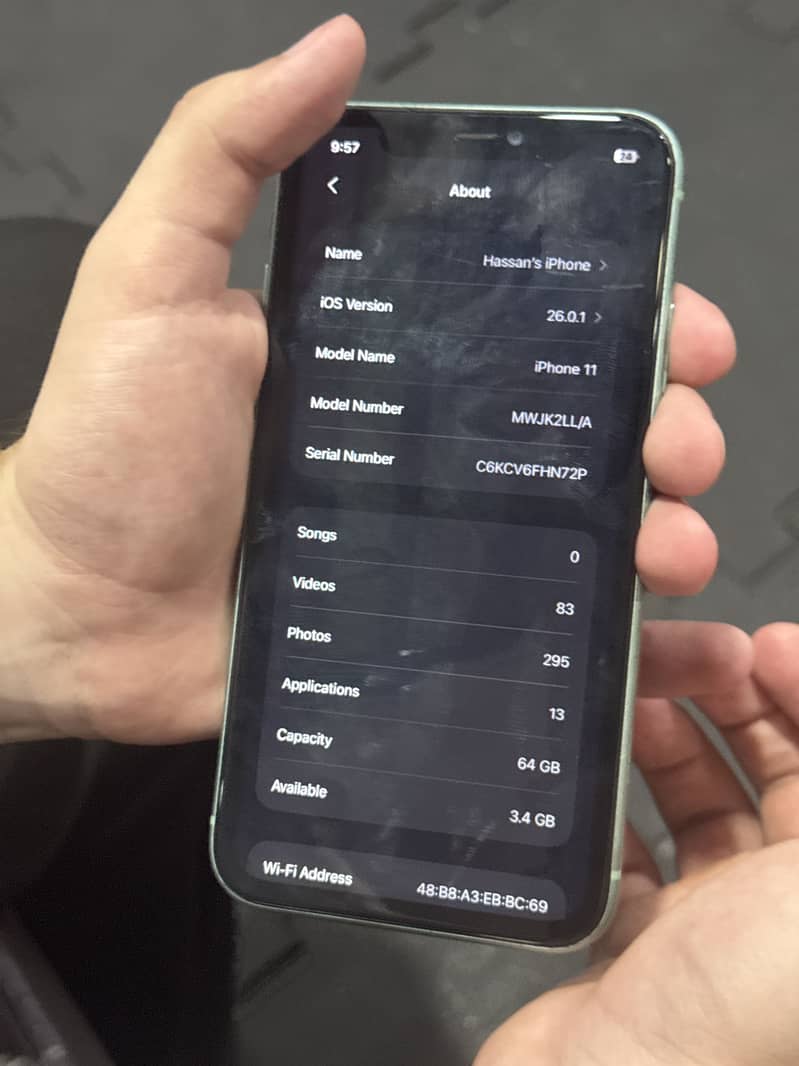 Apple iPhone 11 4