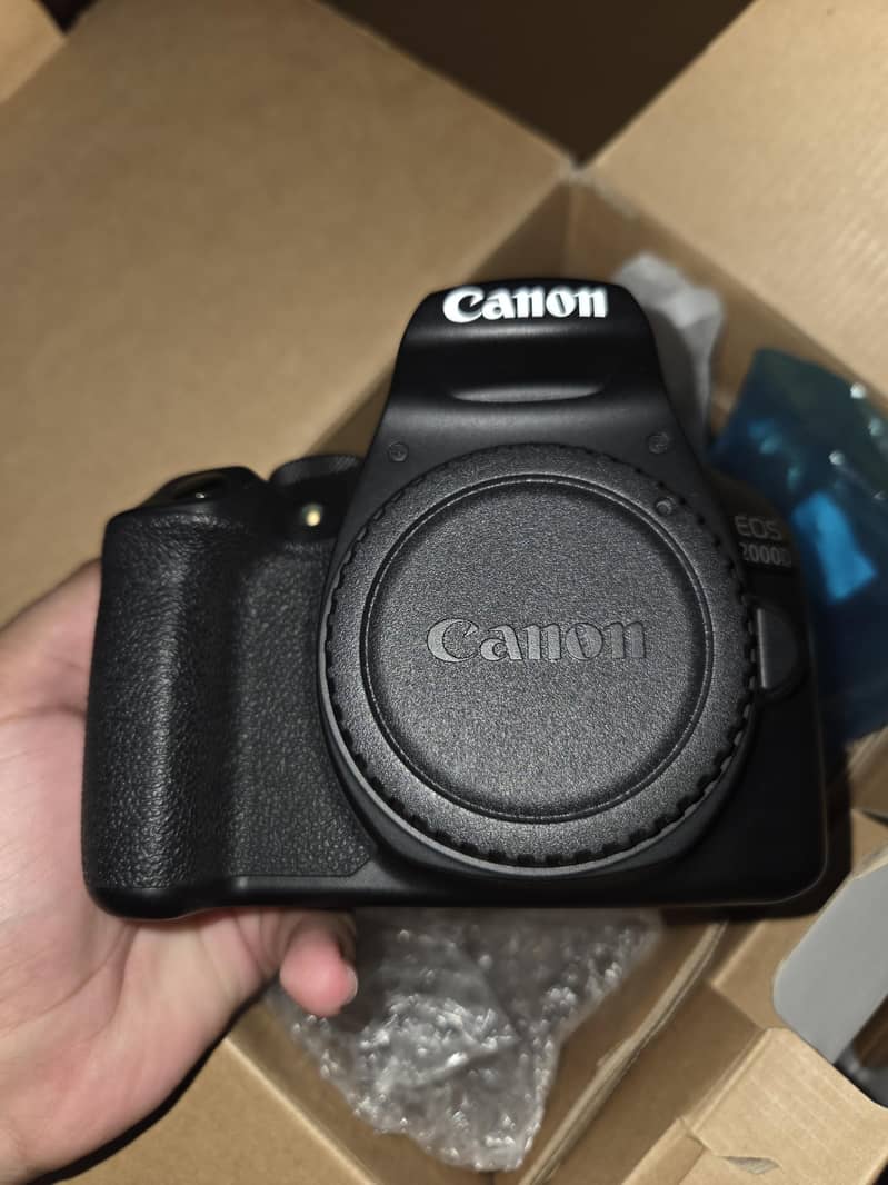 canon 2000d 0
