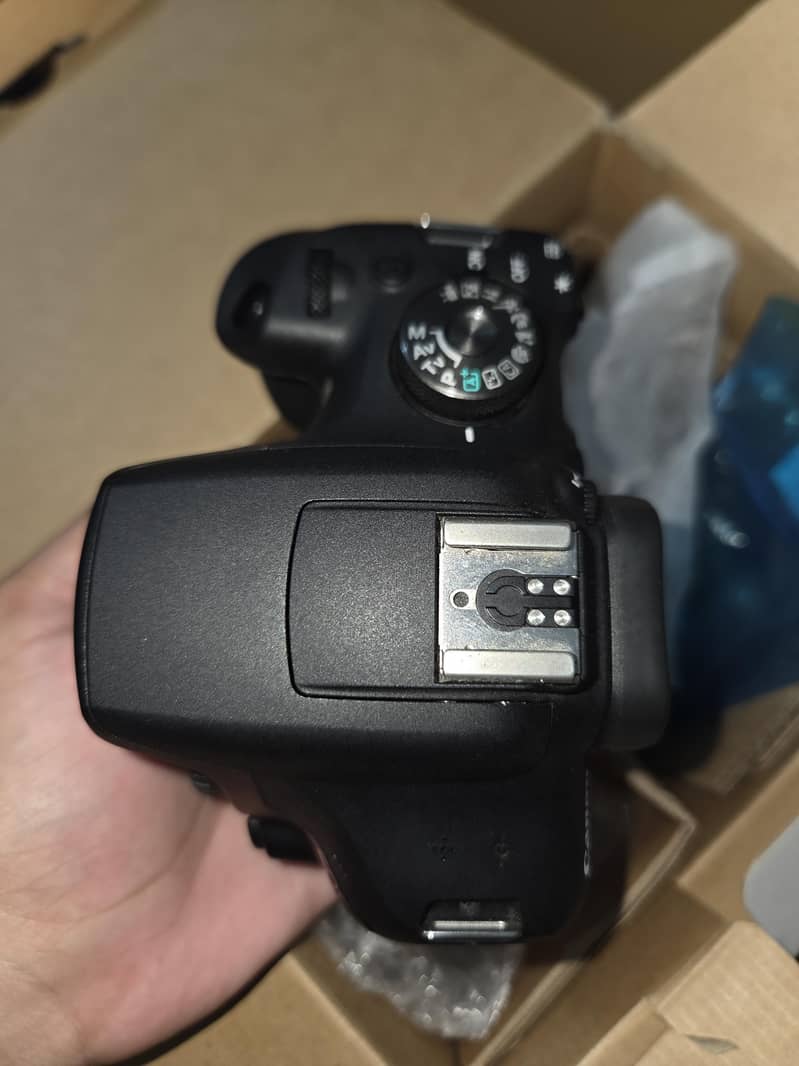 canon 2000d 1