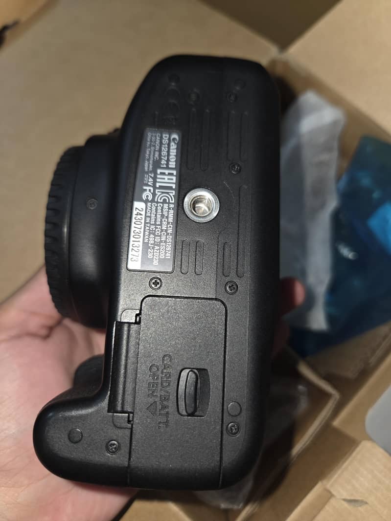 canon 2000d 2