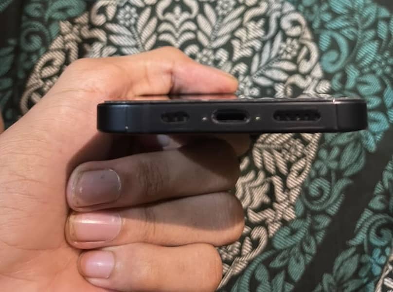 Apple iPhone 13 1