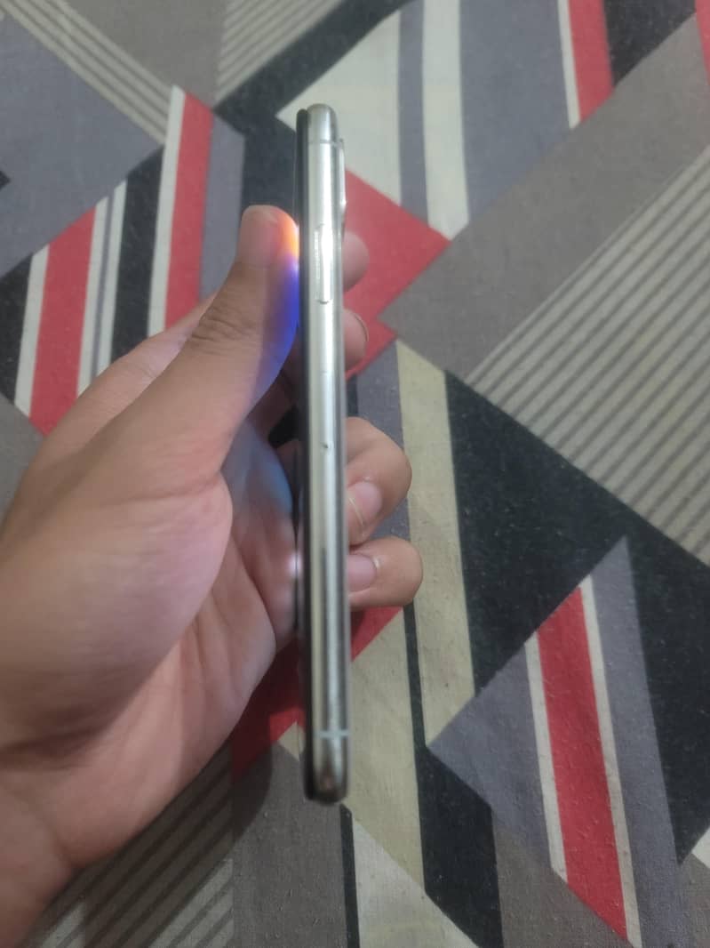 Apple iPhone X 2