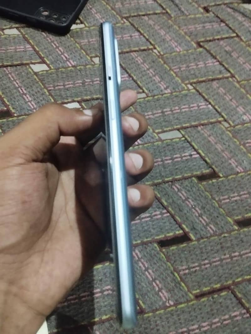One Plus 9R 5