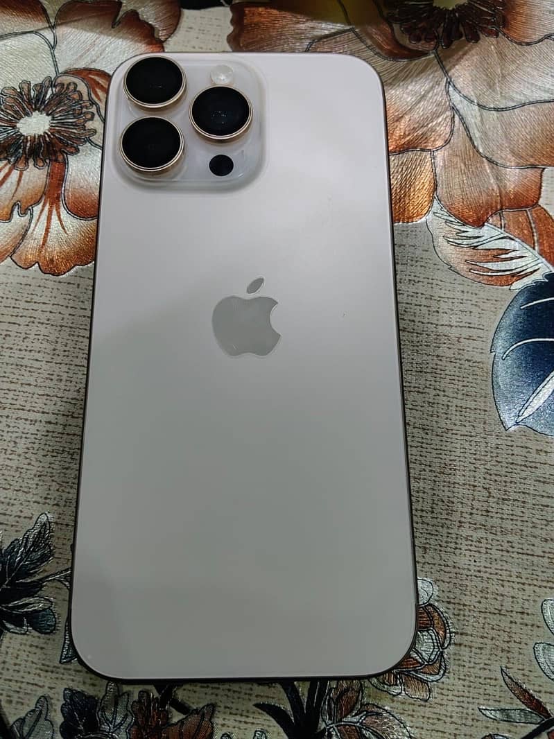 Apple iPhone 16 Pro Max 1