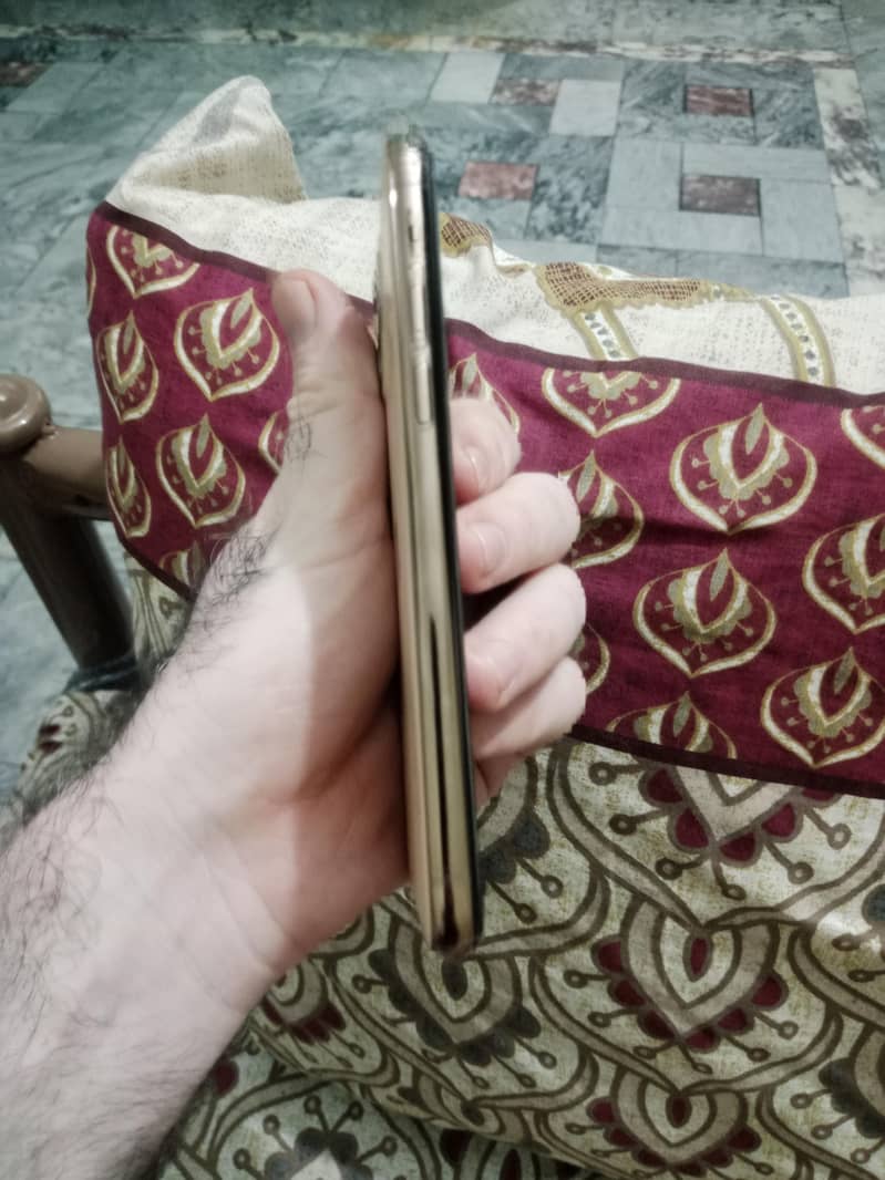Apple iPhone 11 Pro 2