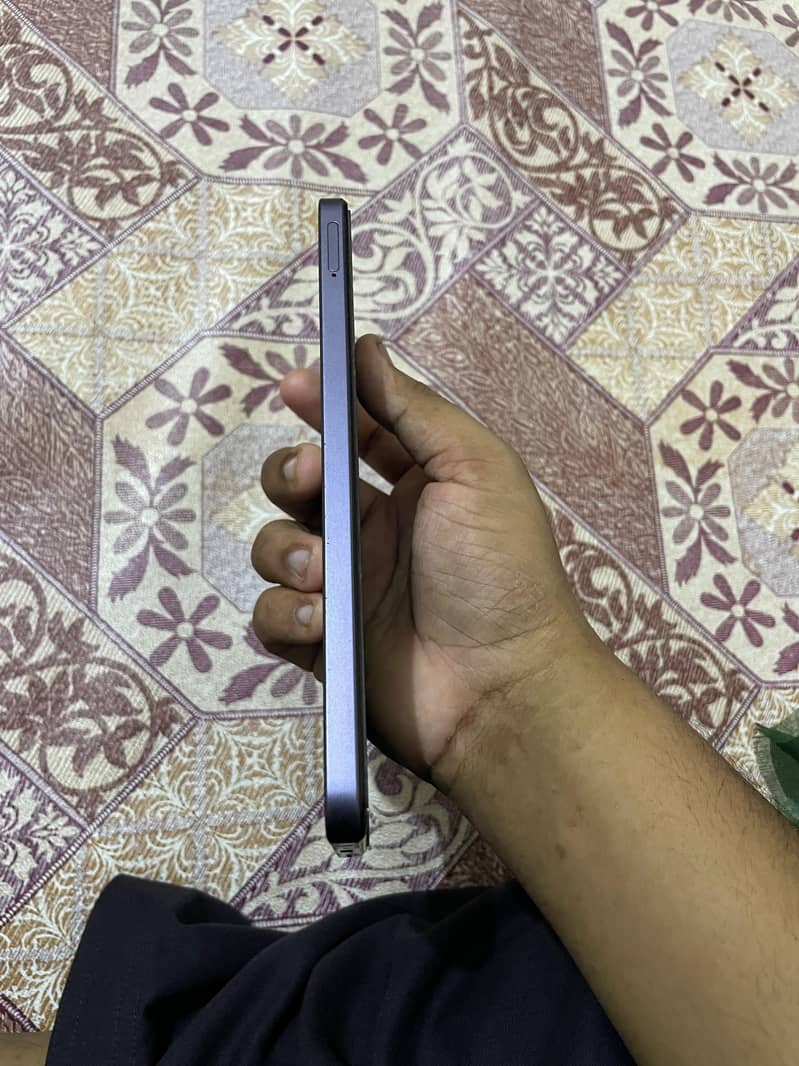 Realme Note 60 4
