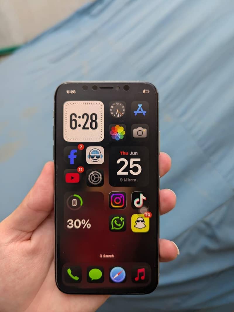 Apple iPhone XS 3