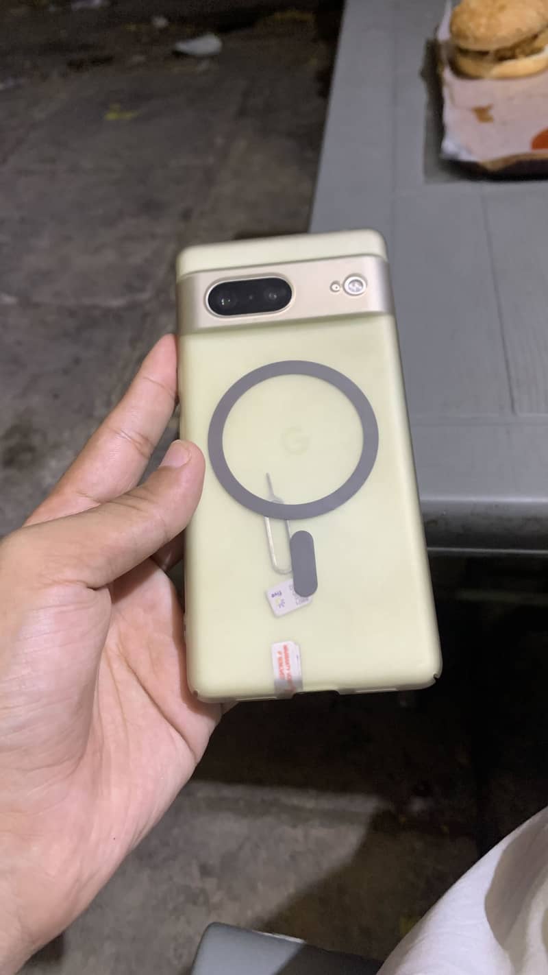 Google Pixel 7 lush condition 4