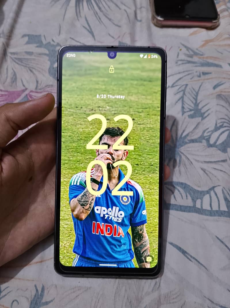 Sharp Aquos Sense7 plus 0