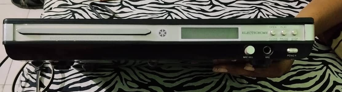 DVD player urgent Sale only in 3999