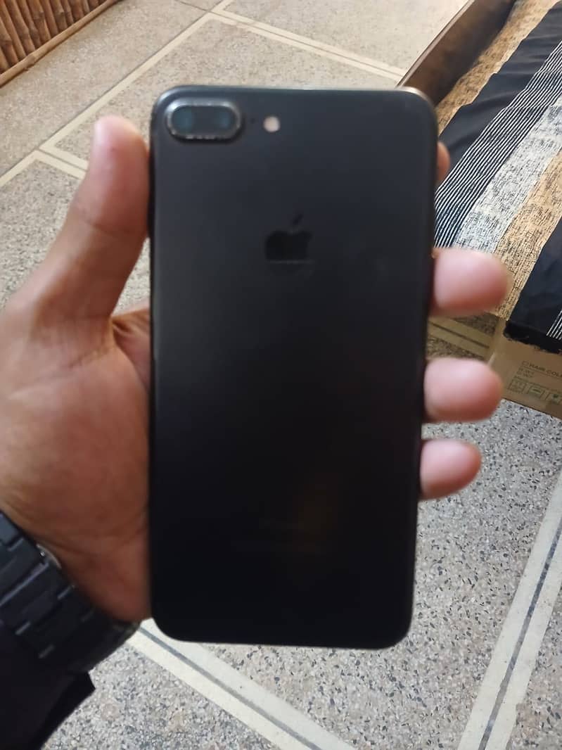 Apple iPhone 7 Plus 3