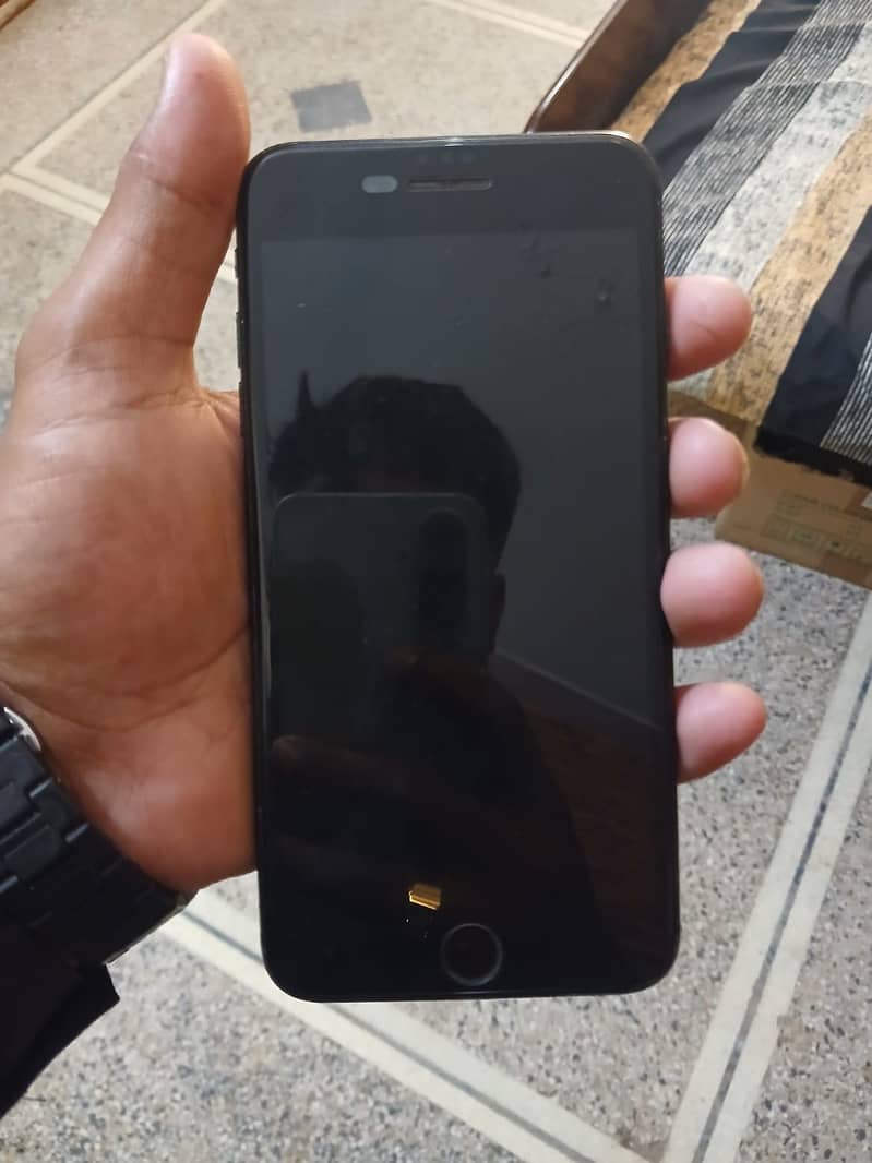 Apple iPhone 7 Plus 4