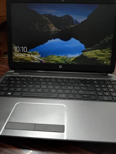 HP 4th generation, 4 gb,128 gb SSD excellent