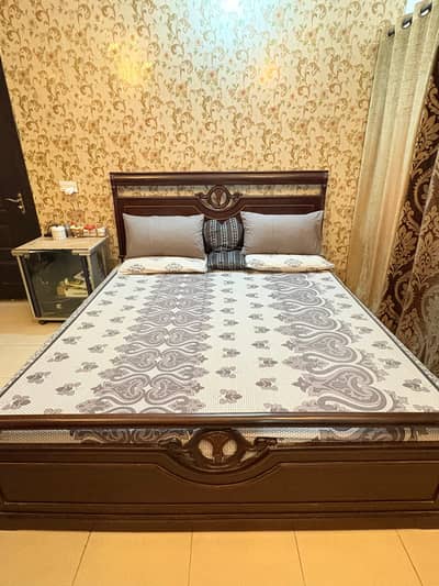 King Bed set with side table and dressing table