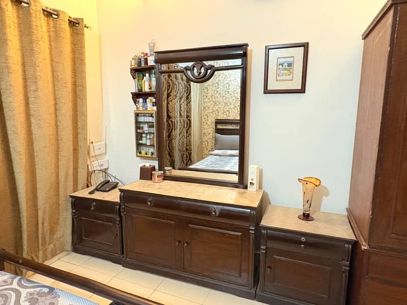 King Bed set with side table and dressing table 2