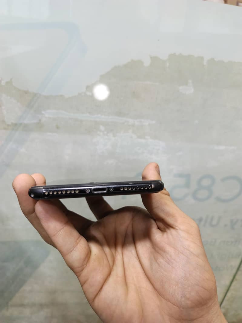 Apple iPhone 7 Plus 2