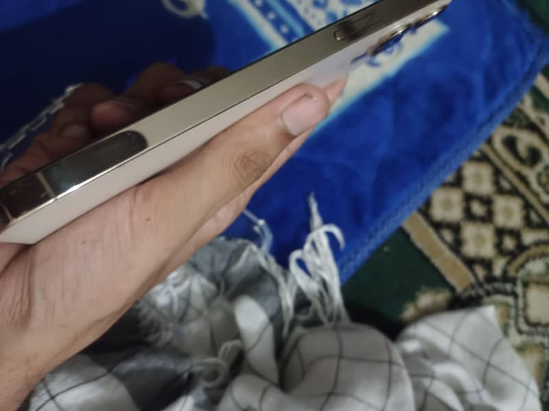 Apple iPhone 12 Pro Max 4