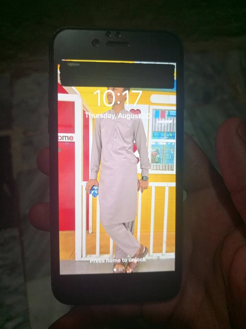 Apple iPhone 7 4