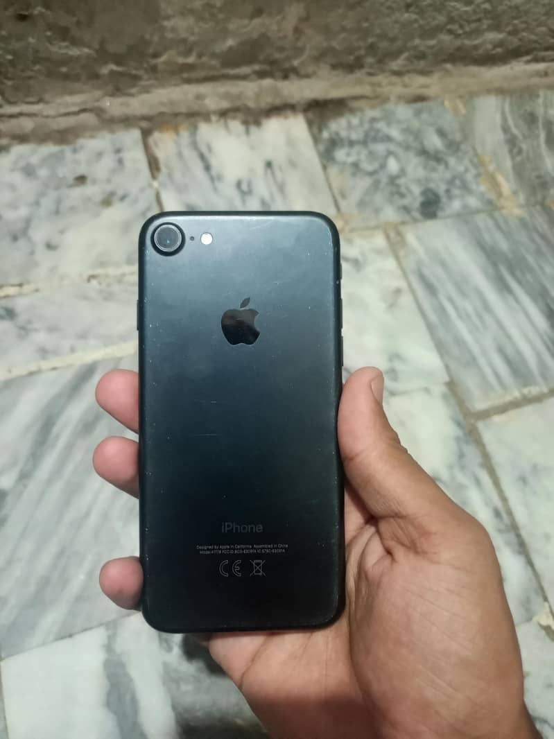 Apple iPhone 7 7