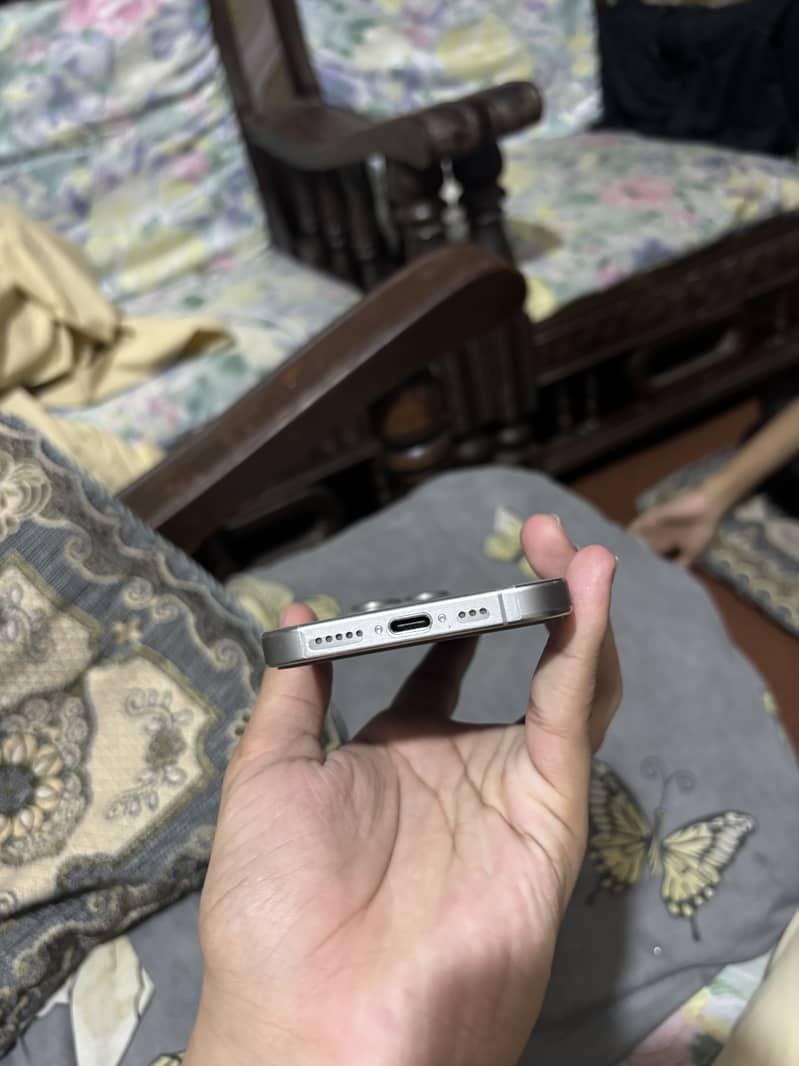Apple iPhone 15 Pro 1