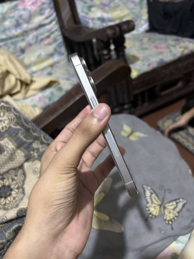 Apple iPhone 15 Pro 5