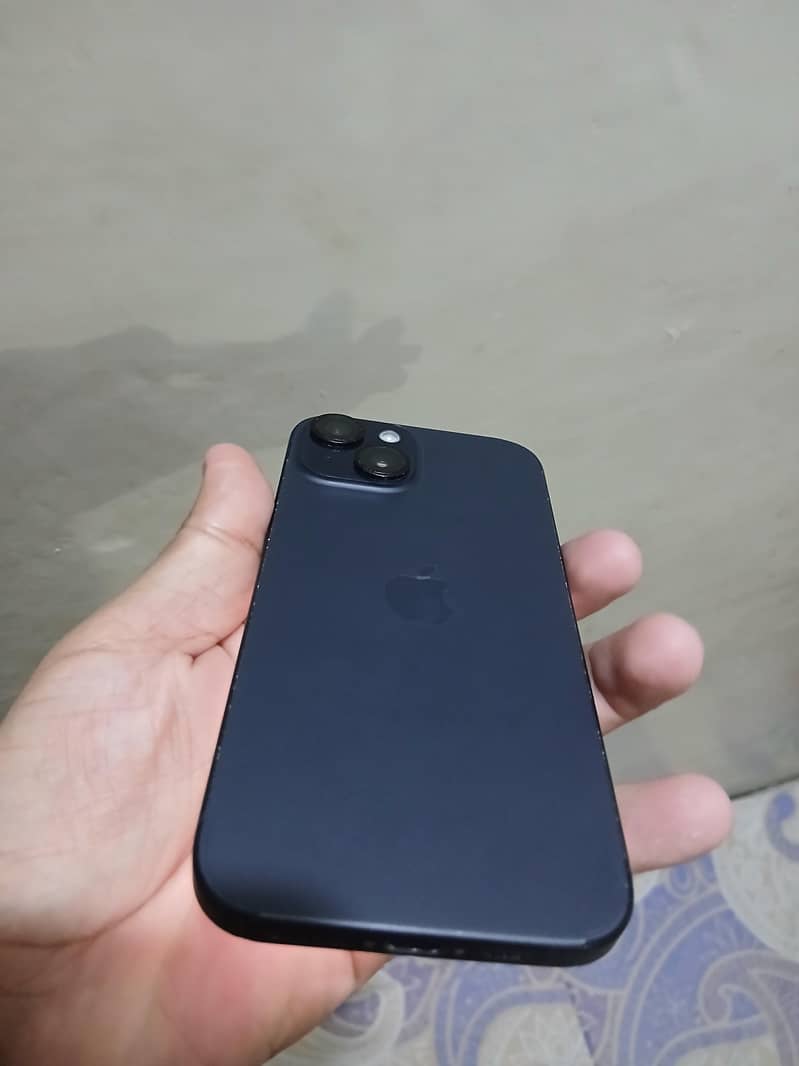 Apple iPhone 15 4